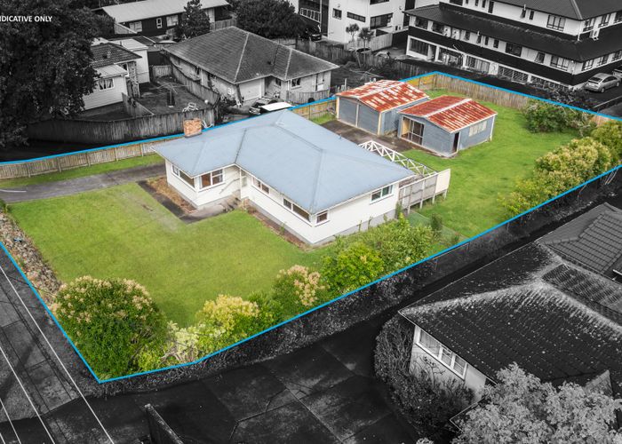  at 7 Newington Road, Henderson, Waitakere City, Auckland