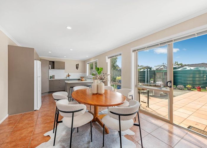  at 27 Toomer Place, Beachlands, Manukau City, Auckland