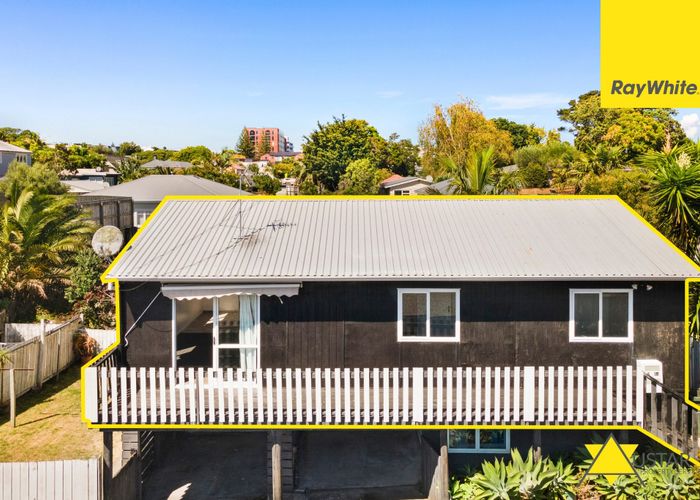  at 3/13 Holly Street, Avondale, Auckland