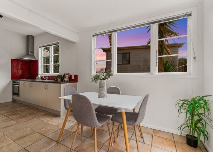  at 1/8 Millbrook Road, Henderson, Auckland