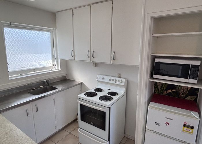  at 9/3 Sherbourne Road , Mount Eden, Auckland City, Auckland