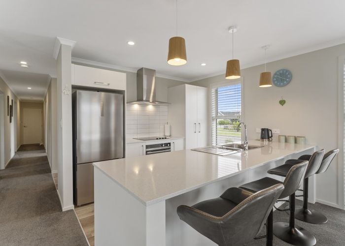  at 3 Tapuhikura Street, Waikanae