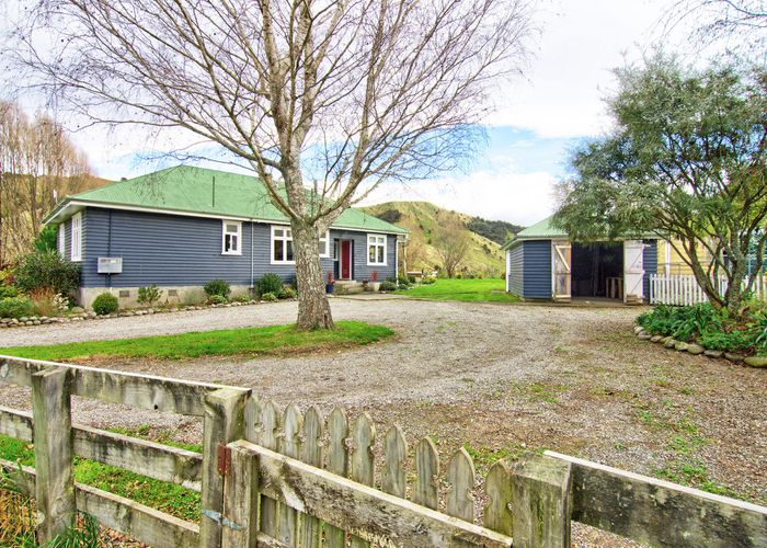  at 435 Jacksons Line, Masterton