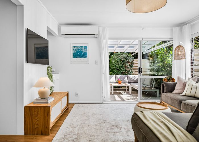  at 34 Simon Ellice Drive, Glenfield, North Shore City, Auckland