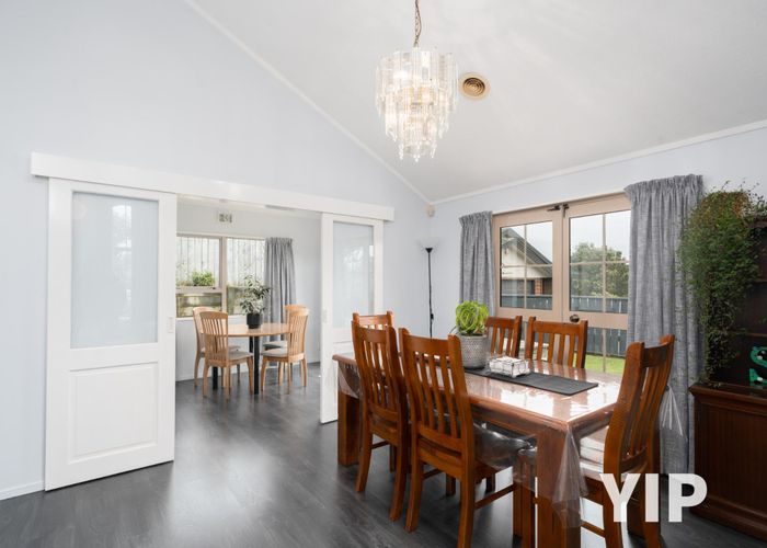  at 33 Peppertree Lane, Woodridge, Wellington, Wellington