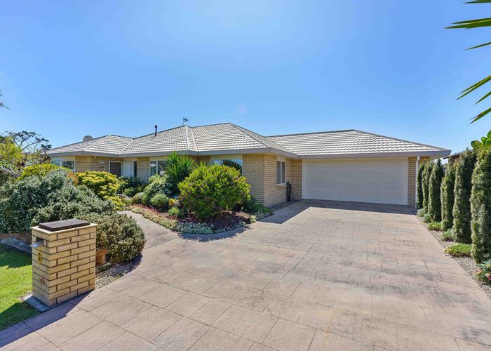  at 3 Te Ropata Place, Waikanae Beach, Waikanae