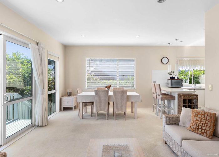  at 14L Kinross Street, Blockhouse Bay, Auckland