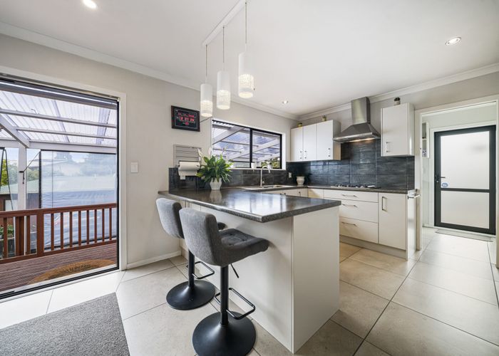  at 121 Godley Road, Green Bay, Waitakere City, Auckland