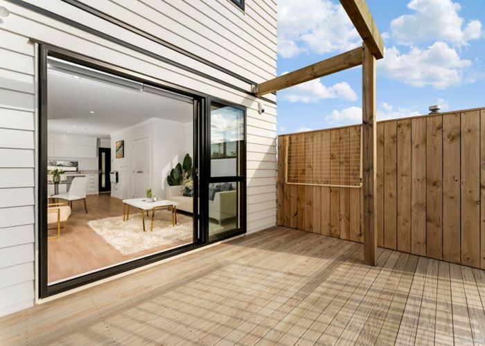  at 8A James Laurie Street, Henderson, Auckland