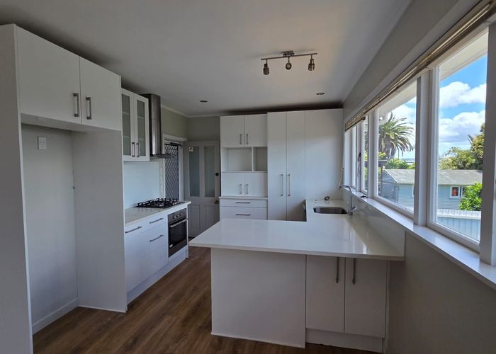  at 9 Sylvan crescent, Te Atatu South, Waitakere City, Auckland