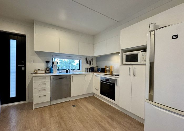  at 4/141 Wallace Road, Mangere Bridge, Auckland