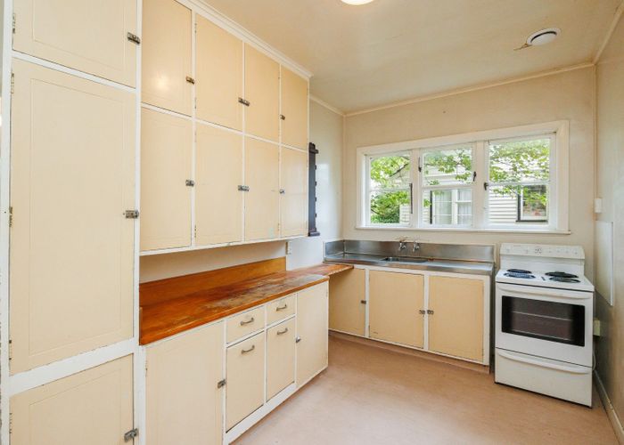  at 9 Anderson Street, Hokowhitu, Palmerston North