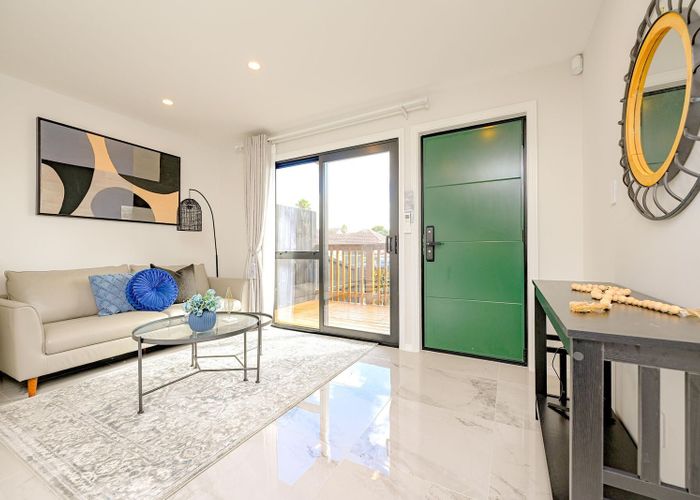  at 7/460 Massey Road, Mangere East, Manukau City, Auckland