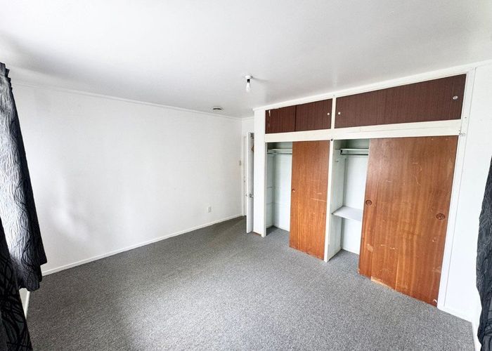  at 52 Roick Parade, Glen Eden, Waitakere City, Auckland