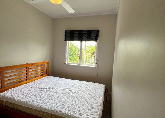  at 68 Beach Road, Mellons Bay, Manukau City, Auckland