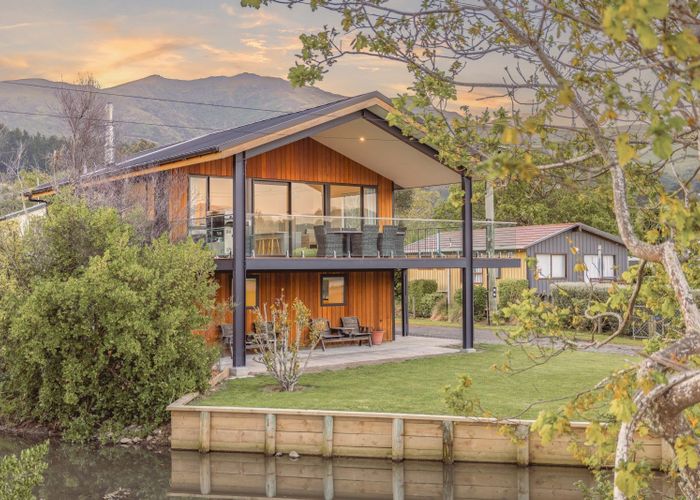  at 816 Wainui Main Road, Wainui