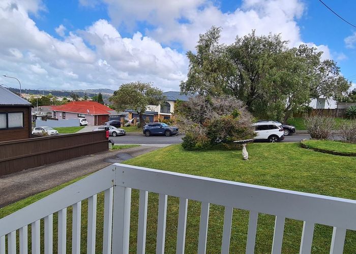  at 1 Pinewood Street, Avondale, Auckland