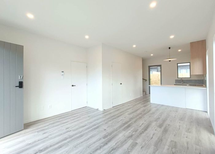  at 17 Mangahoe Road, Mount Wellington, Auckland
