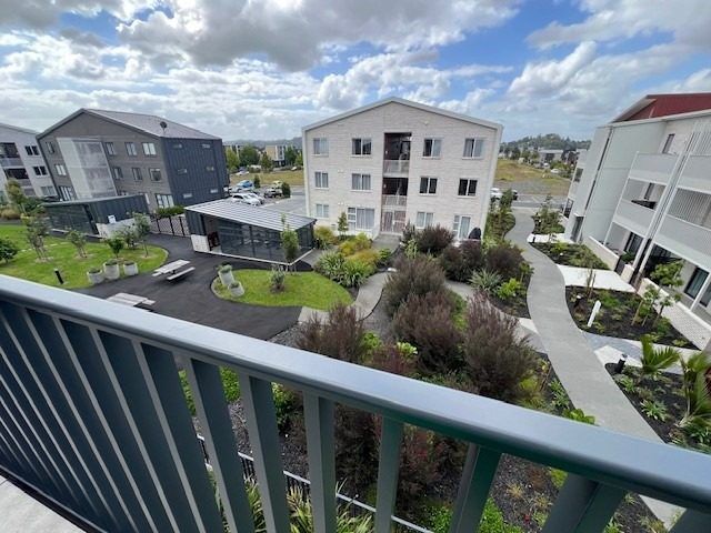  at 8/8 Glidepath Road, Hobsonville, Waitakere City, Auckland