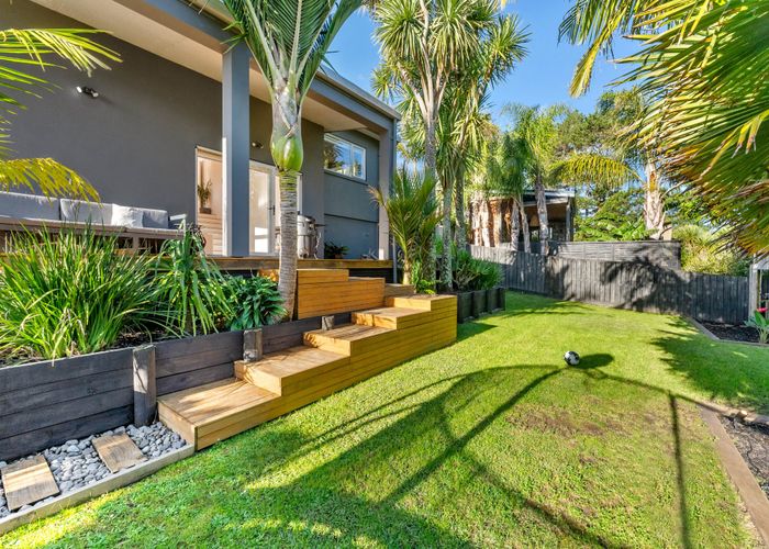  at 20 Admirals Court Drive, Greenhithe, Auckland