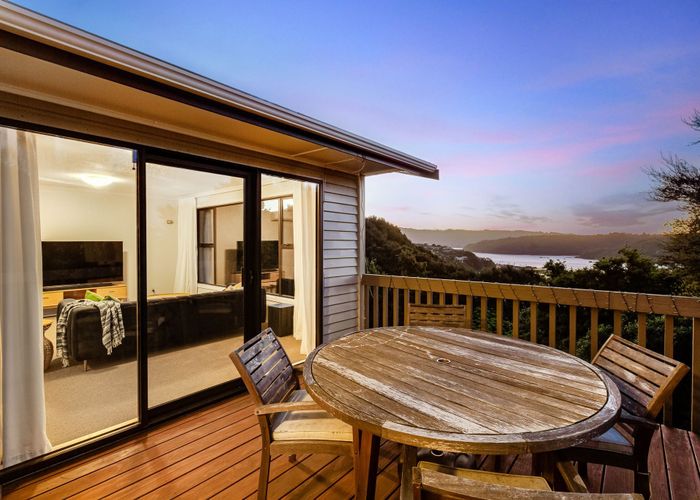  at 4 Kahu Road, Paremata, Porirua, Wellington