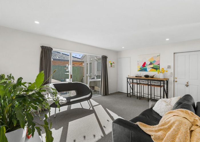  at 4/2 Broadbent Street, Riccarton, Christchurch