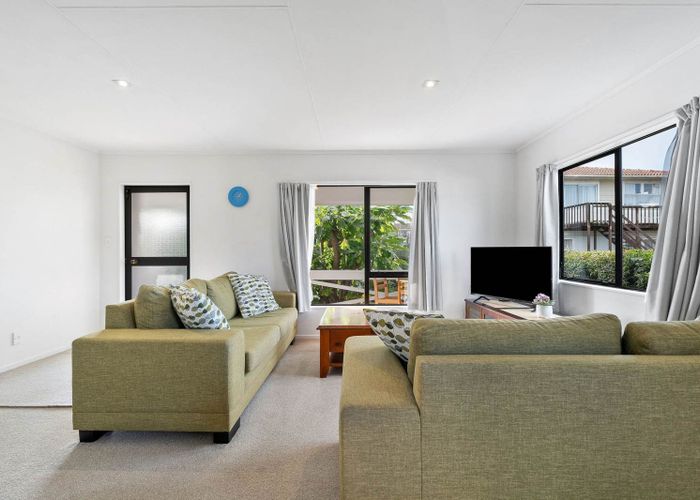  at 2/65 Weldene Avenue, Glenfield, North Shore City, Auckland