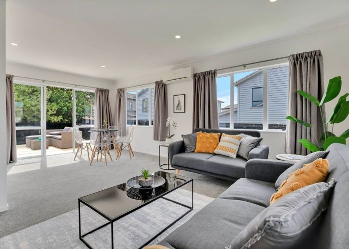  at 12A Hinton Place, Weymouth, Manukau City, Auckland