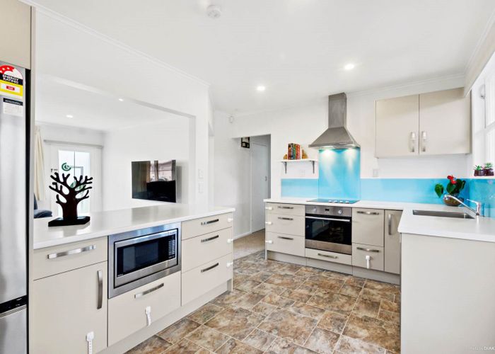  at 4/65 Ferndale Road, Mount Wellington, Auckland