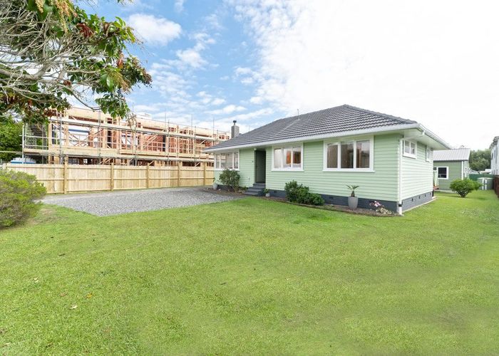  at 23A Hereford Street, Te Atatu Peninsula, Waitakere City, Auckland