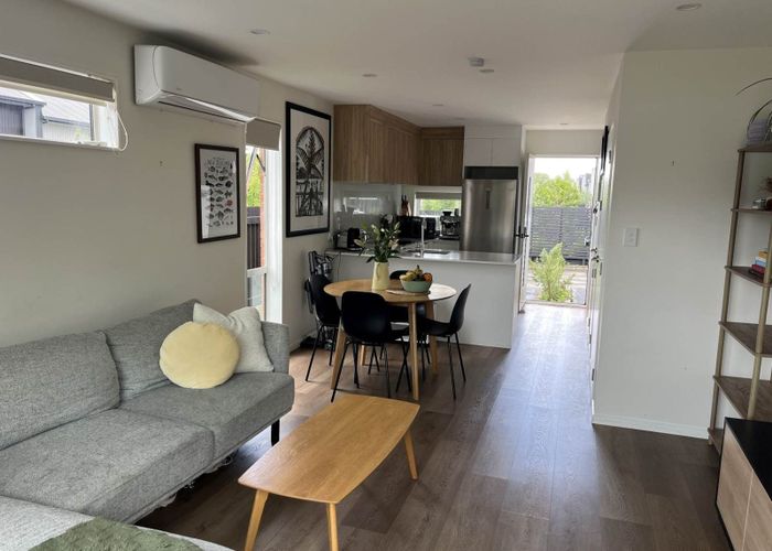  at 325 Glengarry Road, Glen Eden, Waitakere City, Auckland