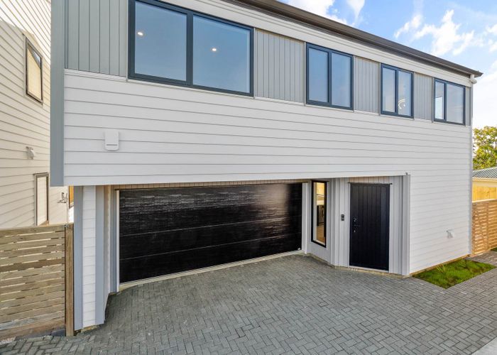  at 8B Deuxberry Avenue, Northcote, North Shore City, Auckland