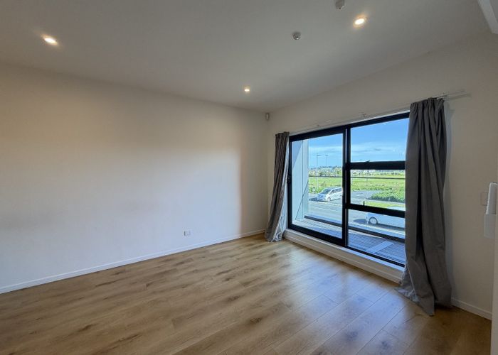  at 2/25 Flat Bush School Road, Flat Bush, Manukau City, Auckland