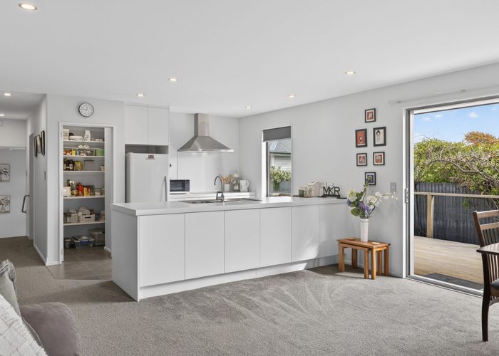  at 2/110 Hills Road, Edgeware, Christchurch City, Canterbury