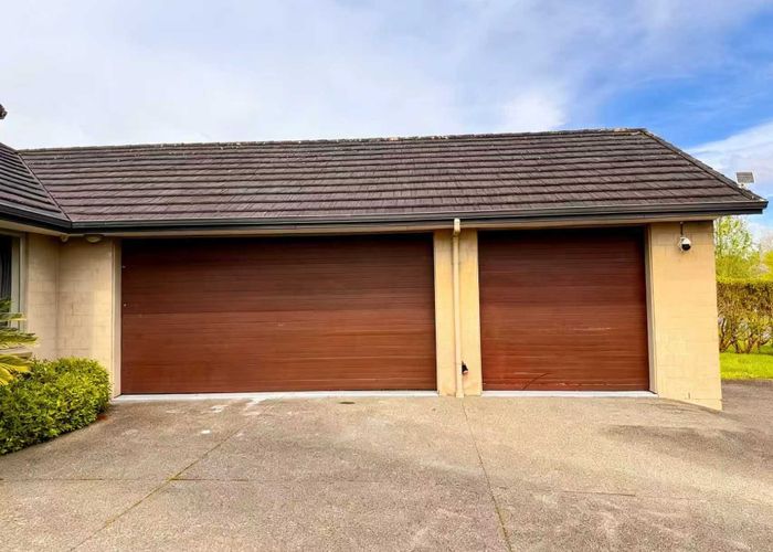  at 10 Whiteways Drive, Albany