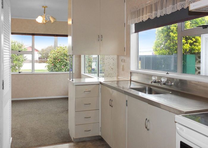  at 4 Queen Street, Foxton Beach, Foxton