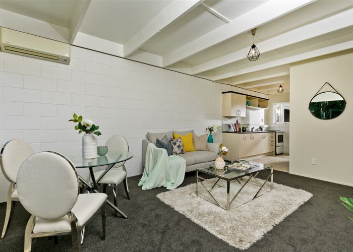  at 6/5 Keeling Road, Henderson, Auckland