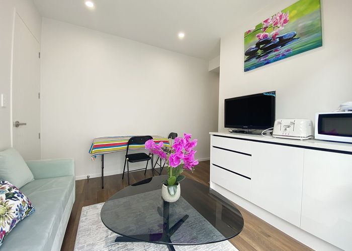  at 32 Tipu Road, Flat Bush, Manukau City, Auckland