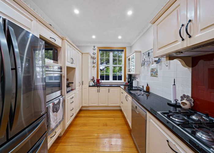  at 1 Glen Iris Grove, Woburn, Lower Hutt