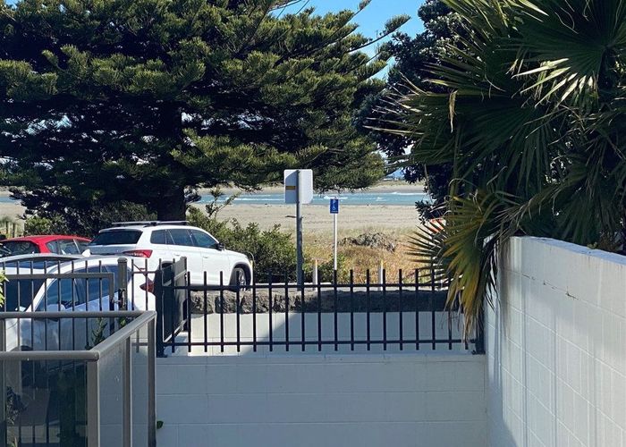  at 2/20 Esplanade, Sumner, Christchurch City, Canterbury