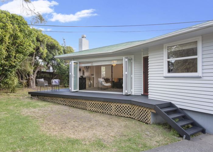  at 99 Beach Road, Te Atatu Peninsula, Auckland