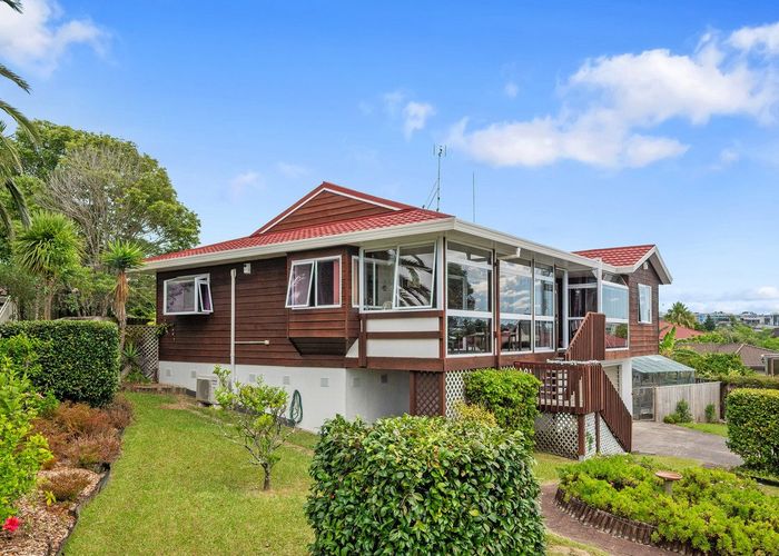  at 96 Unsworth Drive, Unsworth Heights, Auckland