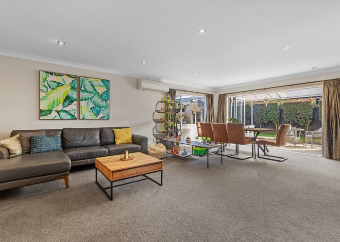  at 16 Chippewa Place, Conifer Grove, Takanini