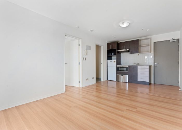  at 3L/17 Crown Lynn Place, New Lynn, Auckland