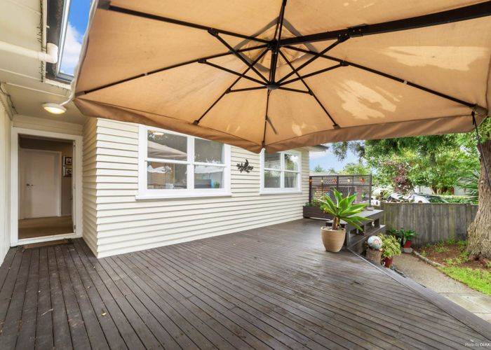  at 15 Winifred Avenue, Bayview, Auckland