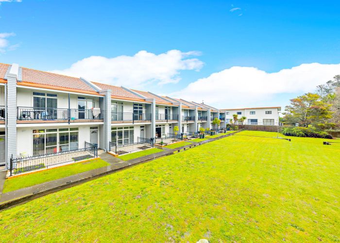  at 9/44 Carlos Drive, Flat Bush, Auckland