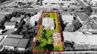  at 212 Beach Haven Road, Beach Haven, Auckland