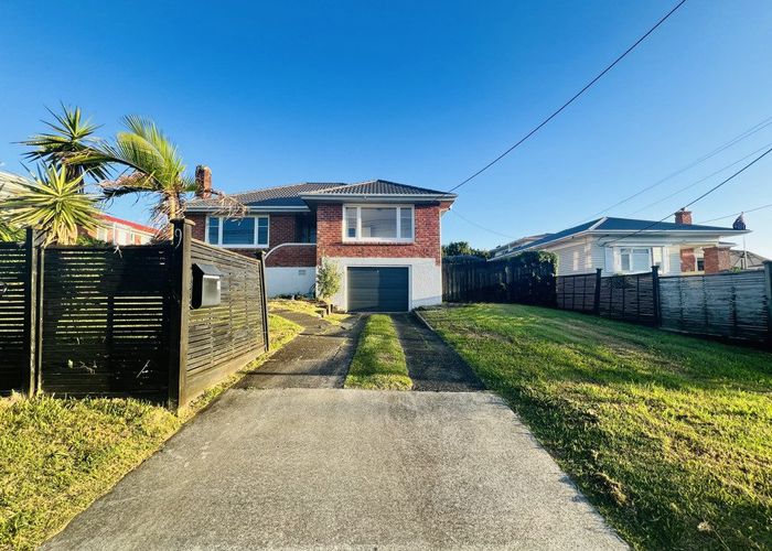  at 9 Winscombe Street, Belmont, North Shore City, Auckland