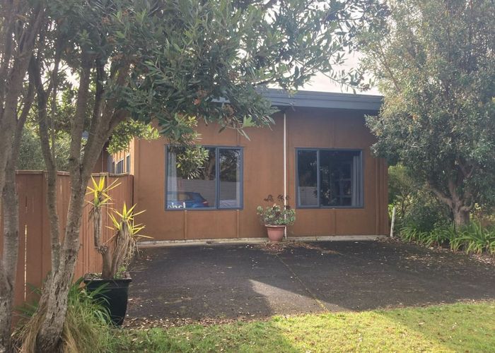  at 9 Hohiria St, Waikanae Beach, Kapiti Coast, Wellington