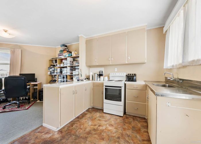  at 4/222 Edmonton Road, Te Atatu South, Auckland